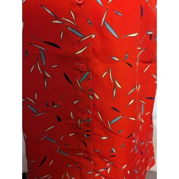 Banana Republic Wms Sleeveless Blouse Sz M Classic Fit Button Up Red Feather - Picture 2 of 9
